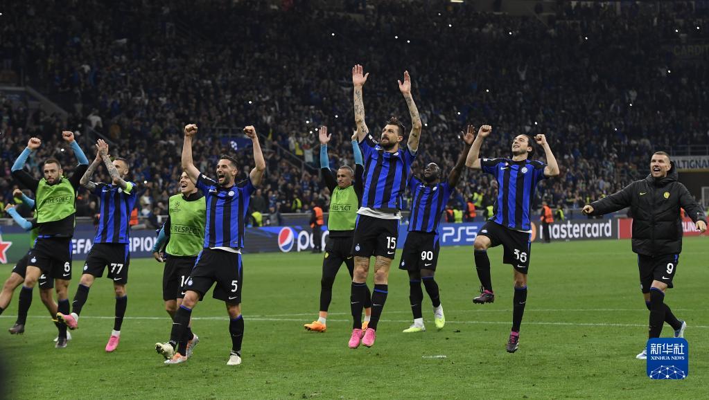 火力强悍！上海海港30轮中超场场进球，从未被零封