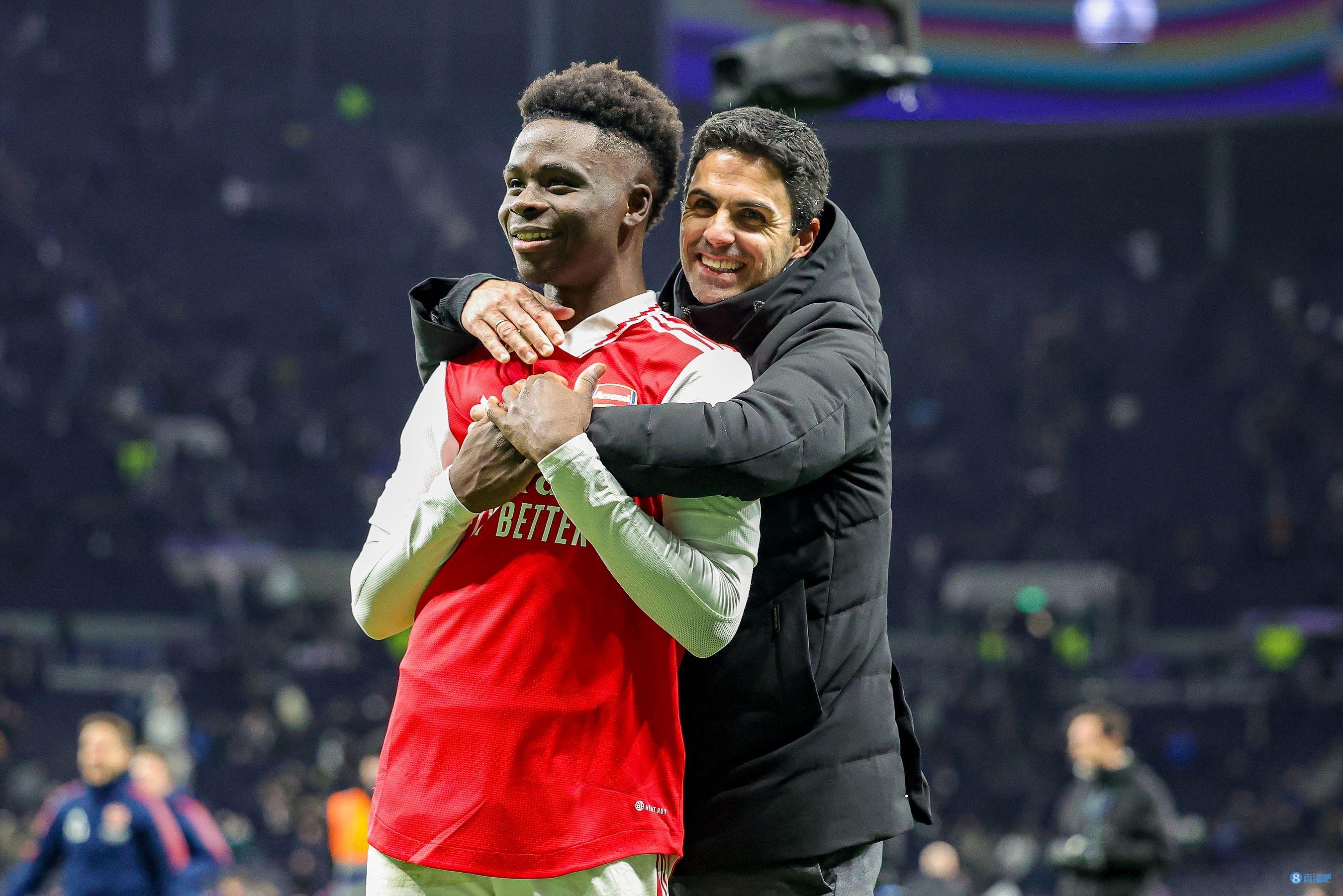 帕尔马官方：铃木彩艳左手中指及手舟骨复合骨折，将接受手术