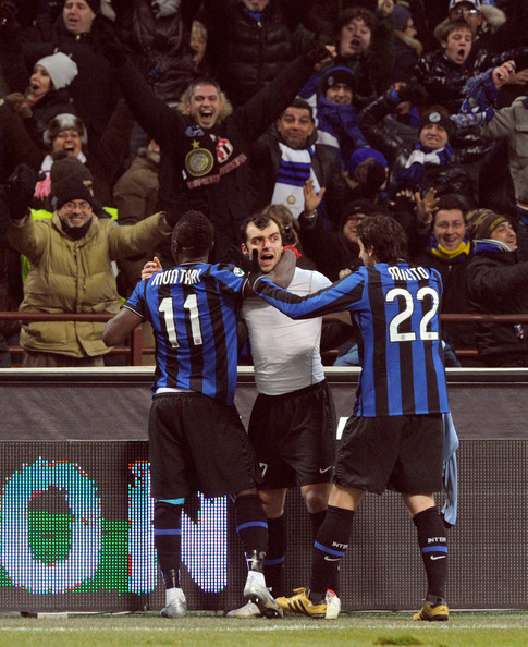 大乌龙！勇士队记：库里是左腿遭遇股四头肌挫伤，而不是右腿