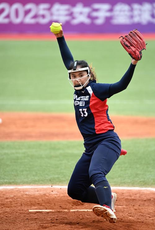 奥斯梅恩面对坦桑尼亚7次射门但未进球：1球被吹+1球被极限解围（奥斯梅恩对阵坦桑尼亚7射仍挂零：一球被判无效、一次被门线解围）