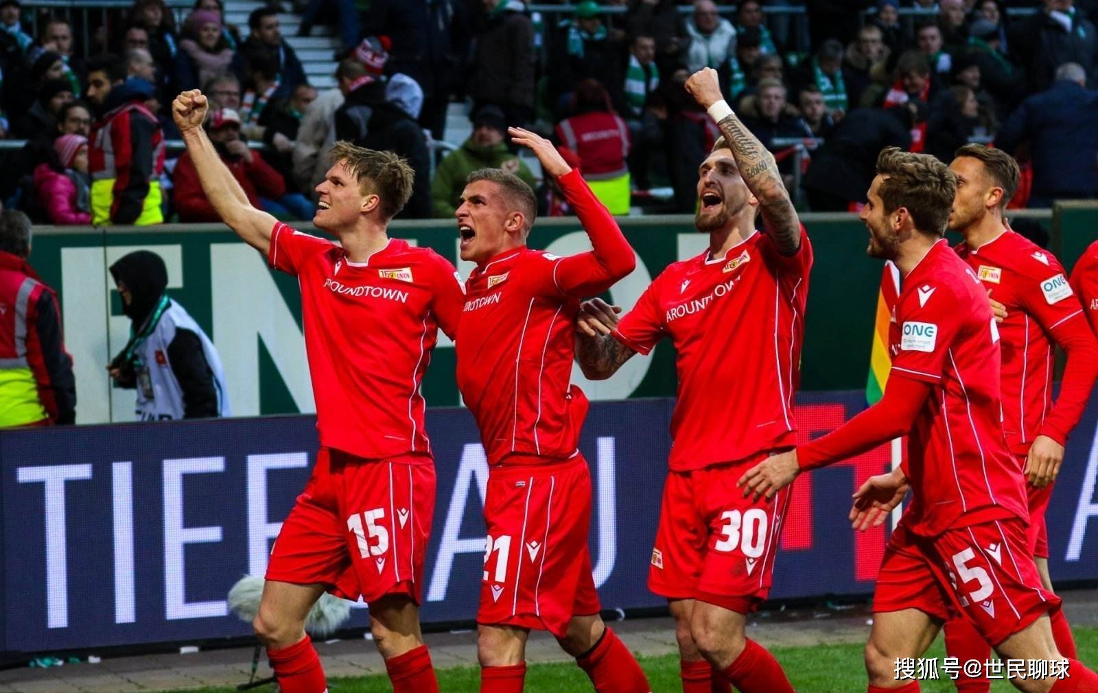 绿茵传承，足球主题文化展“十五运”站在广东美术馆开幕