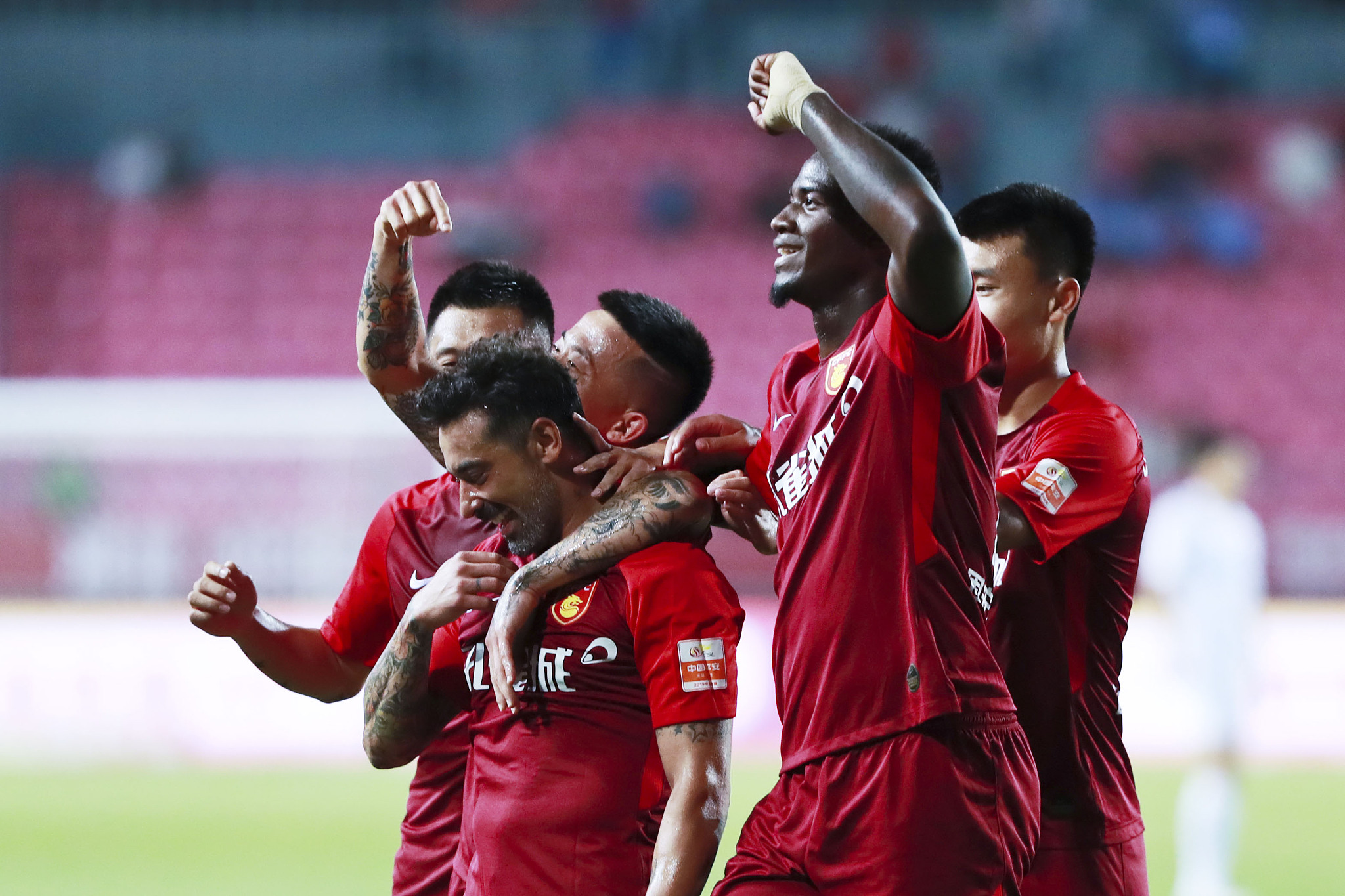 小法：阿森纳是一支防守非常出色的球队，他们补强得很好