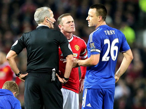 英超名宿齐批罗梅罗太疯狂：球队还有机会，这红牌完全没必要（英超名宿集体炮轰罗梅罗过于鲁莽：球队尚有转机，这张红牌毫无必要）