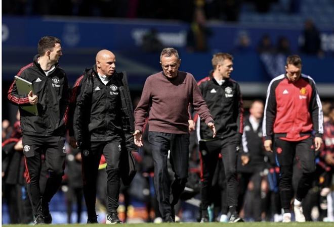 大连英博向上海海港发贺信：祝贺海港夺得2025赛季中超冠军（大连英博致信上海海港：恭贺2025赛季中超夺冠）