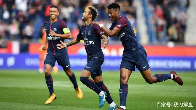 C罗传承，迷你罗的足球天赋！（从C罗到迷你罗：足球天赋的接力）