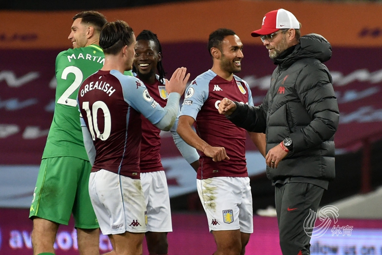 球迷：对方防他像空气一样