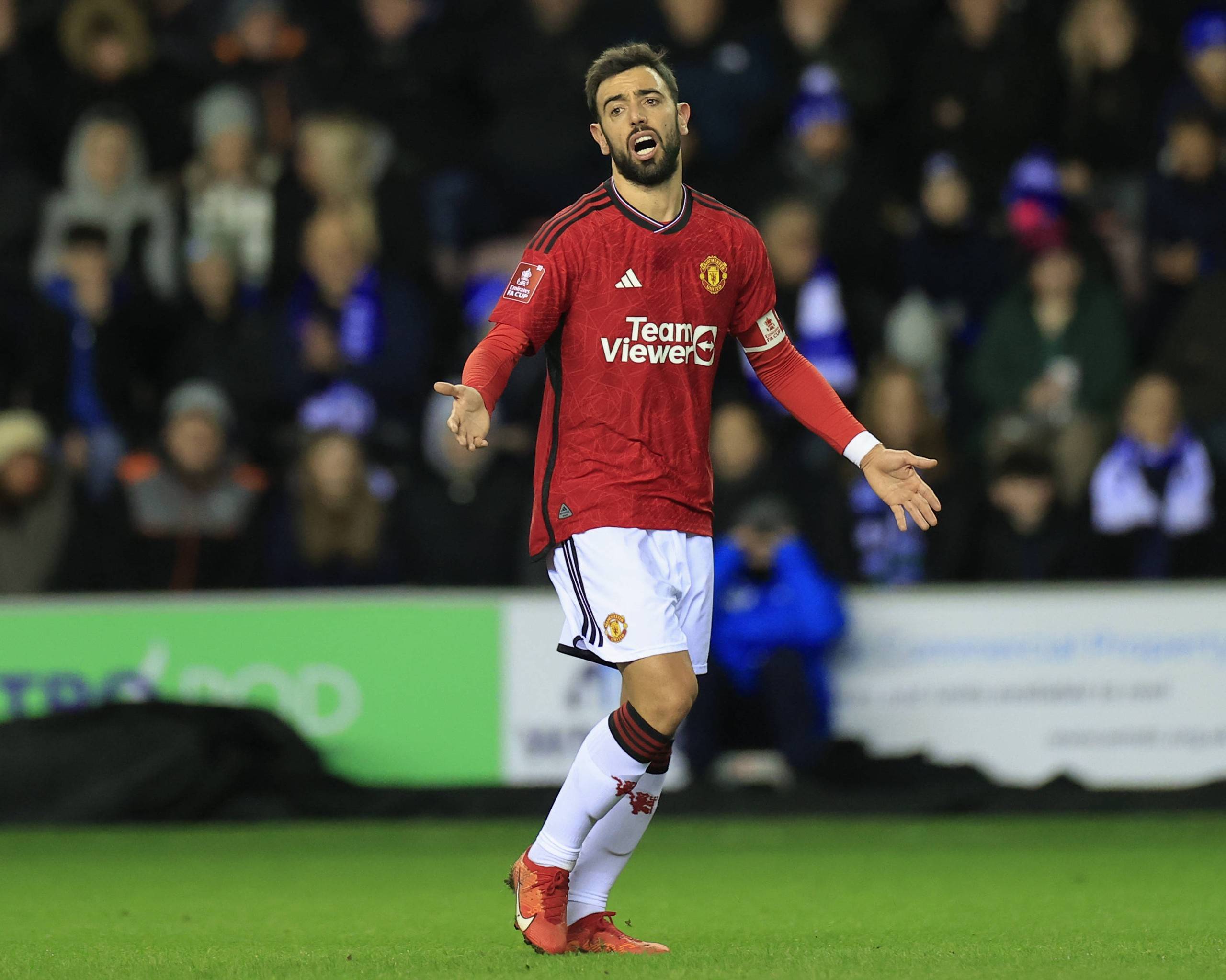 图片报：冬窗不启动解约条款，凯恩考虑世界杯后与拜仁续约（图片报：冬窗不激活解约条款，凯恩或在世界杯后与拜仁续约）