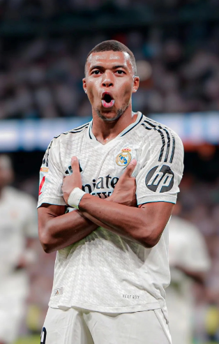 环球：国安旧将奥古斯托出任电视评论员，巴西杯决赛解说首秀（环球：前国安外援奥古斯托转型电视评论员，巴西杯决赛迎来解说首秀）