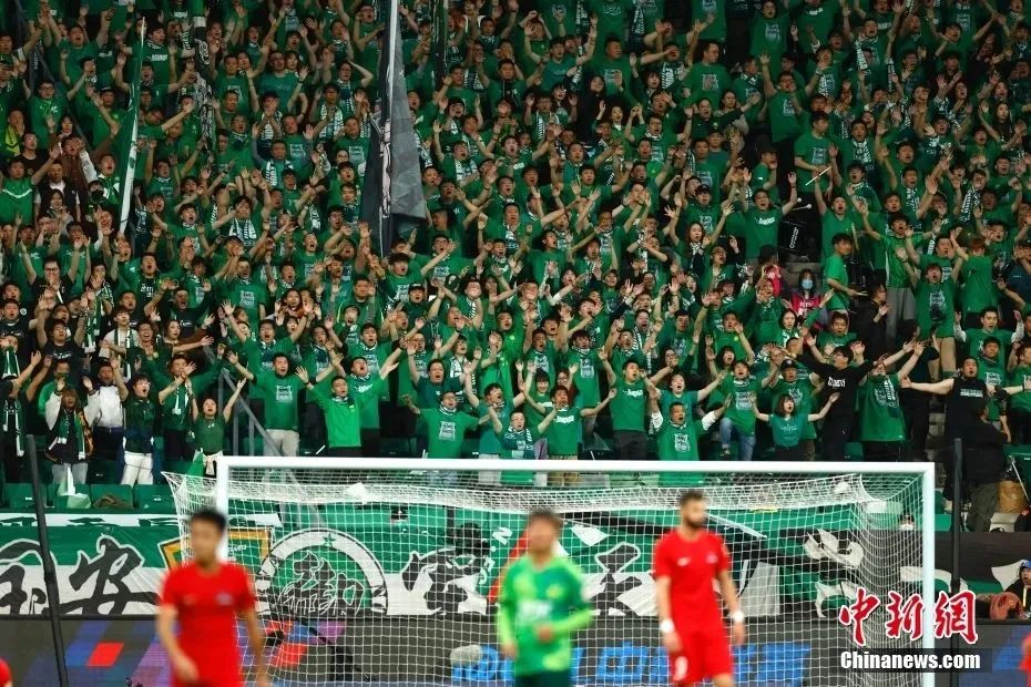 太阳报：奥利塞帮助埃泽适应枪手新生活，二人经常会在线下棋