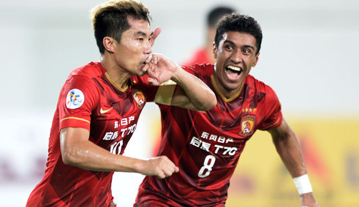 意甲战报：伊萨克森、厄德高破门，十人拉齐奥1-1博洛尼亚（意甲综述：十人拉齐奥1-1战平博洛尼亚，伊萨克森与厄德高相继破门）